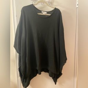 Vineyard Vines Sweater Poncho. Size M/L.
